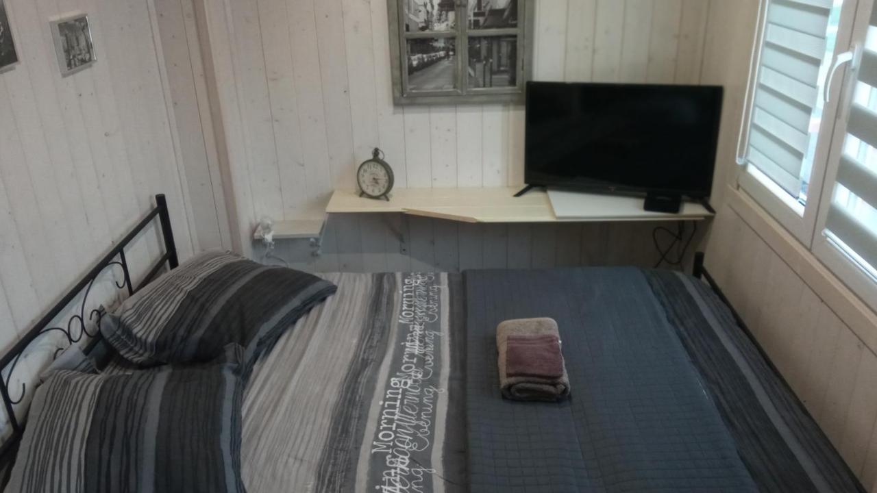 B&B Du Cerisier, Diner Sur Demande Noyers  Εξωτερικό φωτογραφία